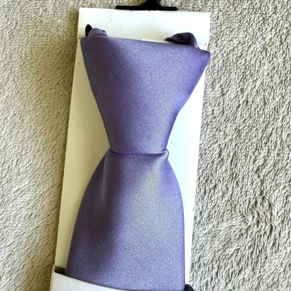 NWT Calvin Klein Boys Lavender Adjustable Zipper Neck Tie